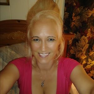 Meet your Posher, Lori